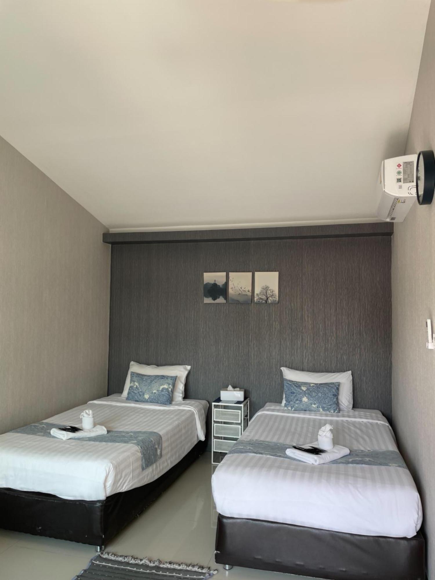 Hostel Napa Samrong Station