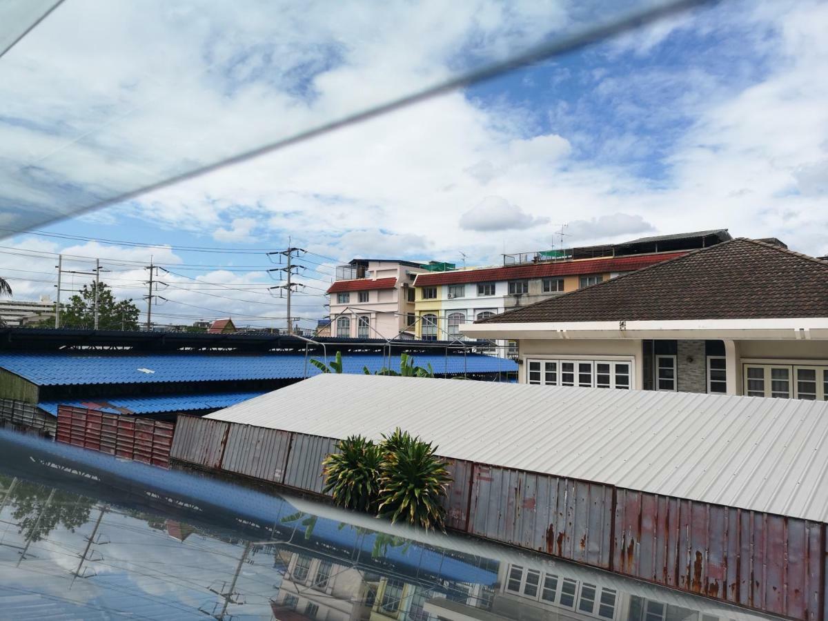 Napa Samrong Station