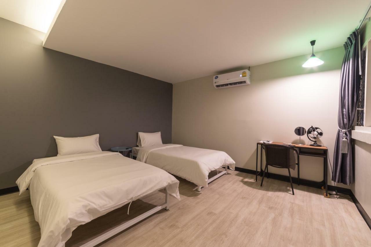 Napa Samrong Station Hostel Samut Prakan